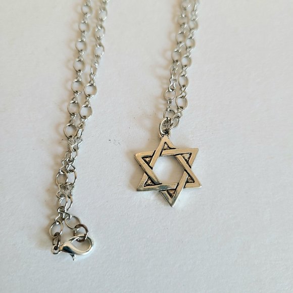 Silver color metal Star of David pendant. - Picture 3 of 3